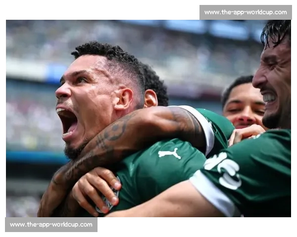 帕尔梅拉斯半场闷平博塔弗戈 攻防拉锯战三人染黄